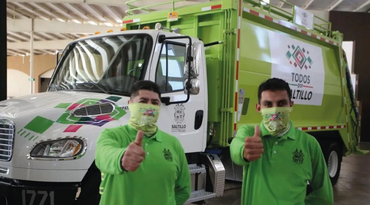 Coahuila entrega camiones recolectores de basura
