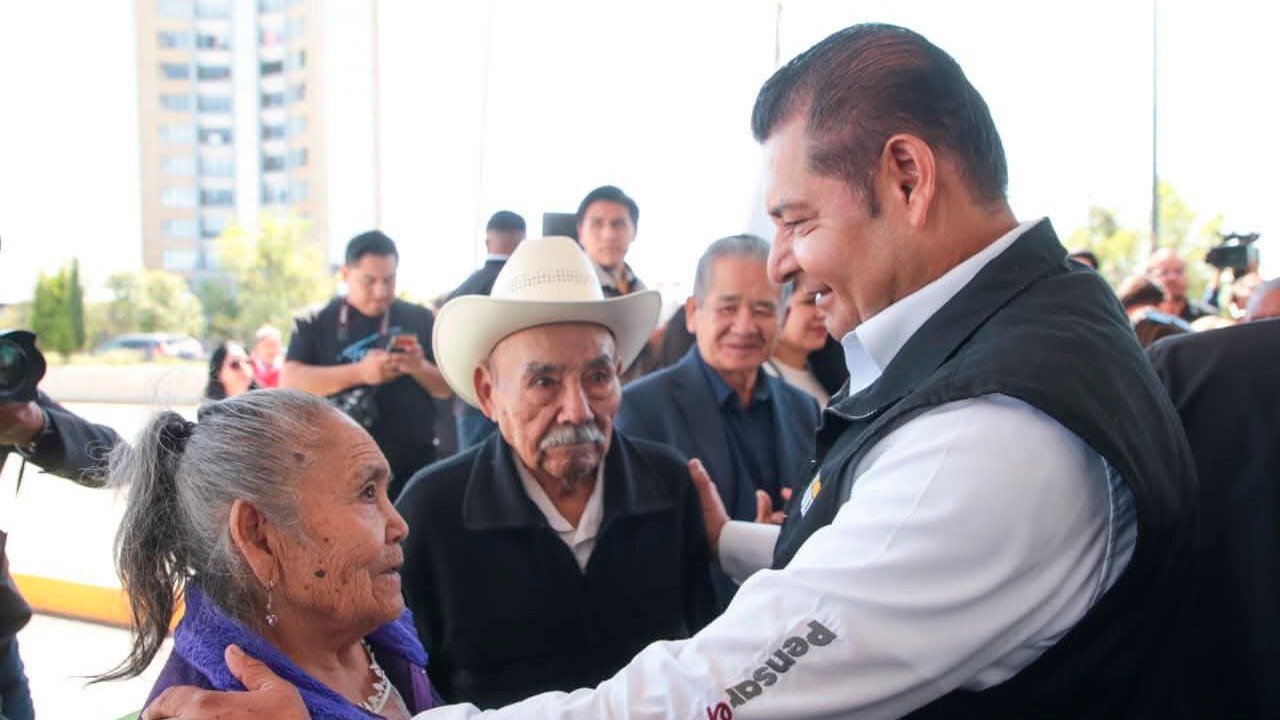 Gobierno materializa el humanismo poblano con inversión récord en apoyos funcionales