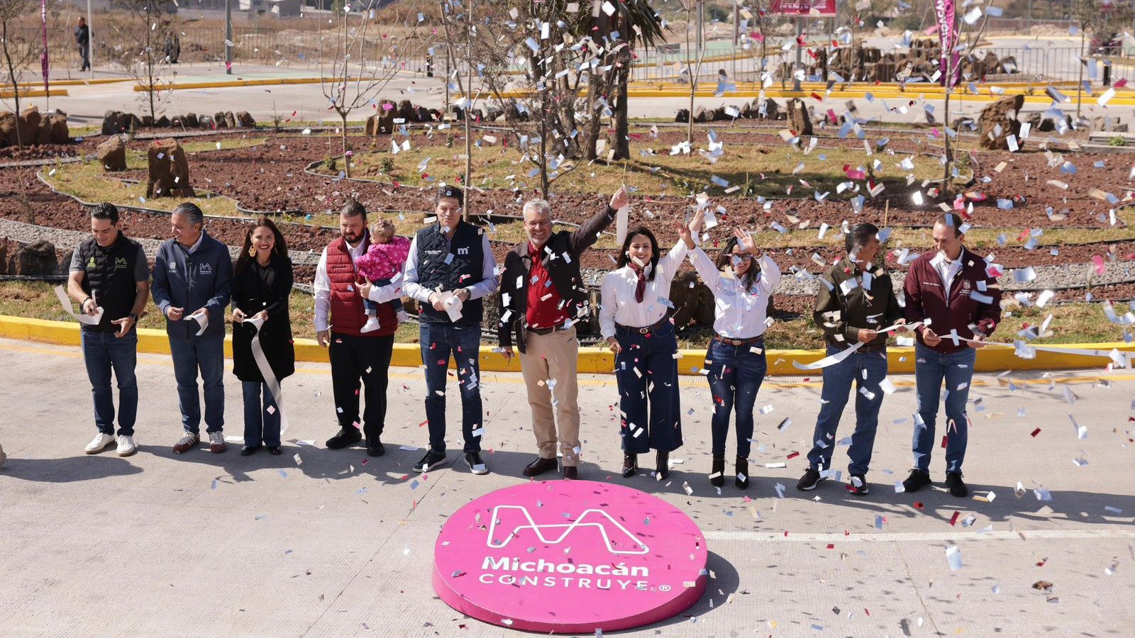 ¡Adiós a los baches! Bedolla proyecta más de 50 años de duración a la av. Amalia Solórzano