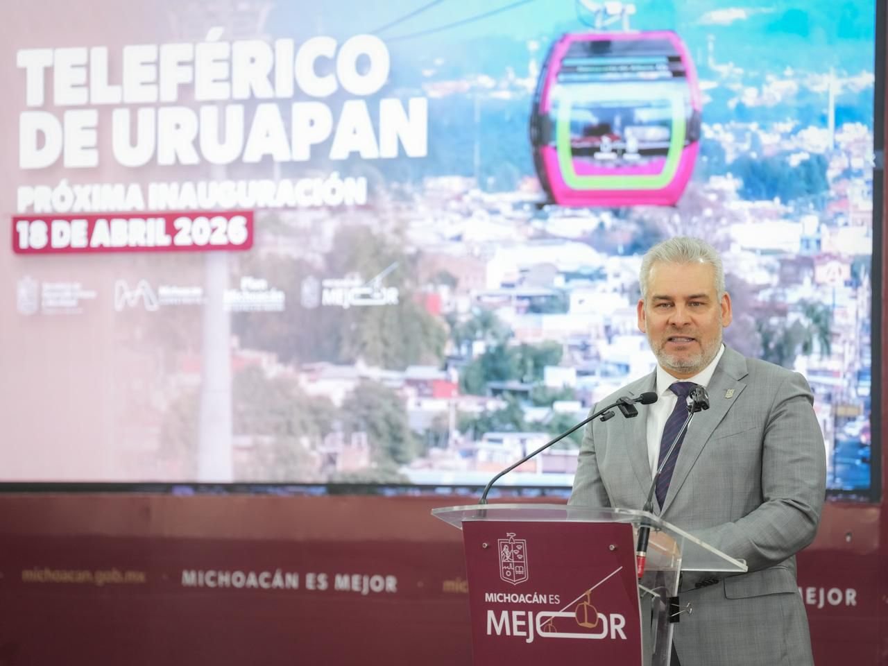 Abril recibe la inauguración del teleférico en Uruapan