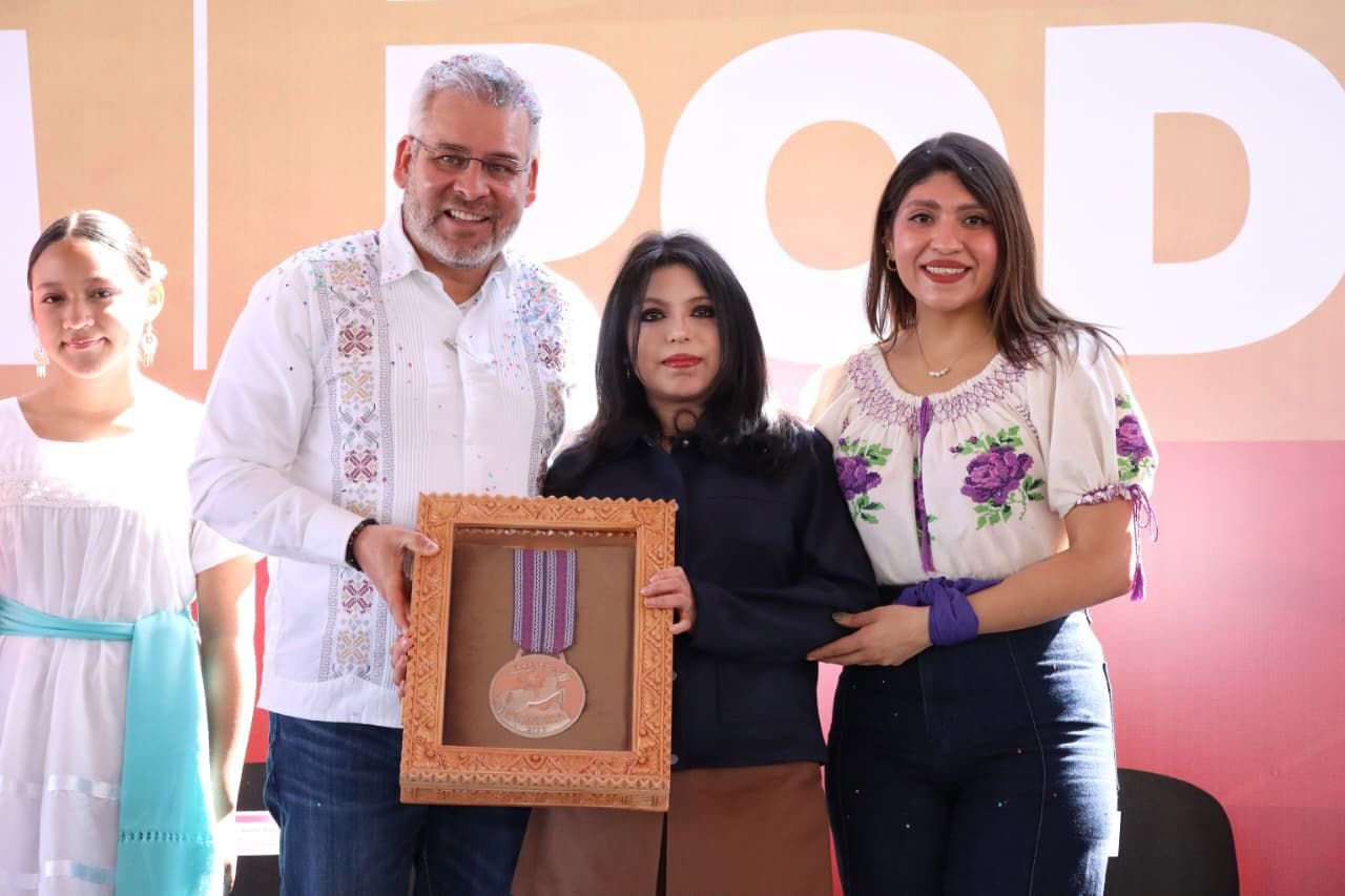 Jóven promesa de la física conquista la Presea Eréndira