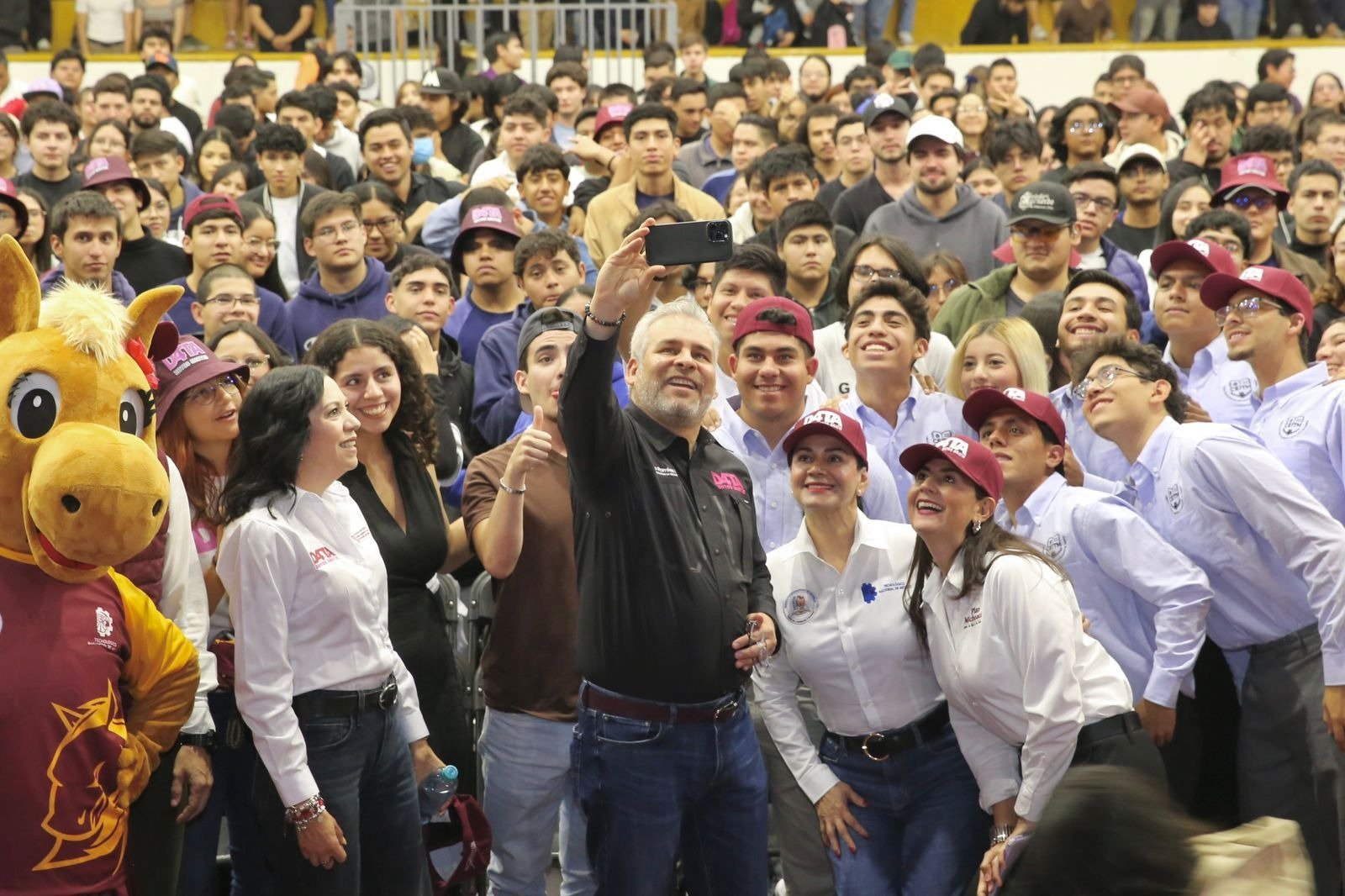 Más de 4 mil estudiantes se suman al plan D4TA