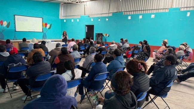 Semarnat dialoga con ejidatarios de Puebla sobre proyecto sustentable