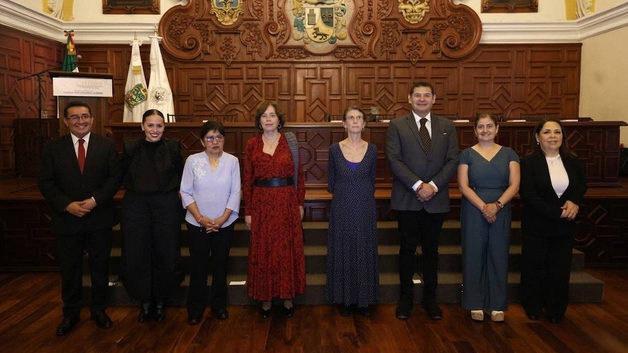 Alejandro Armenta presente en la cátedra Matilde Montoya
