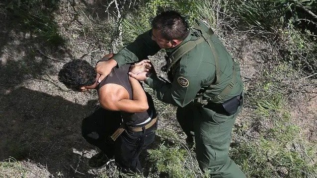 Juez frena políticas migratorias contra víctimas de violencia en Estados Unidos