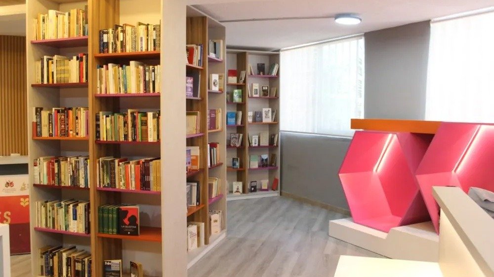 Puebla suma nuevas bibliotecas “Elena Poniatowska”