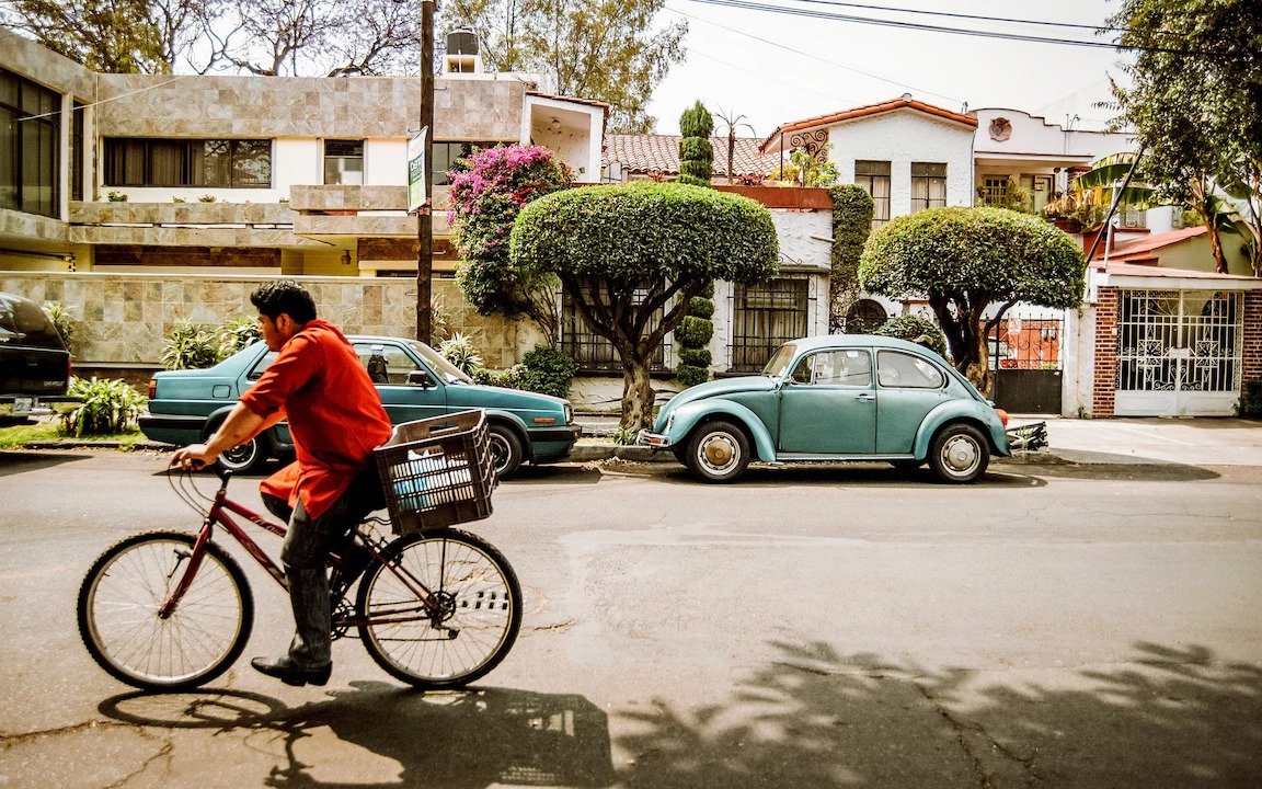 Rivalidad mundialista fuera de la cancha, Airbnb vs Hoteles