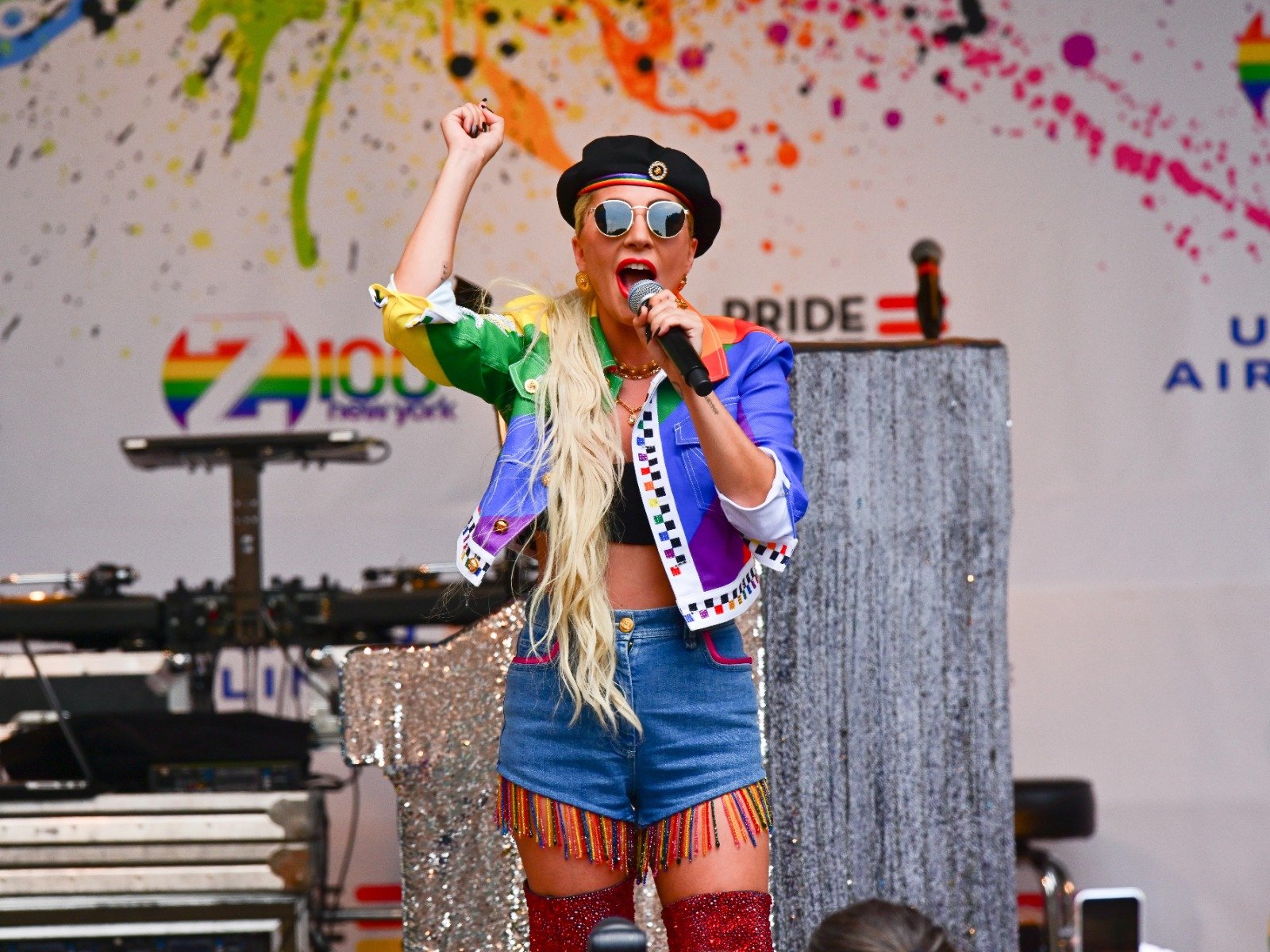 Del Divo de Juarez a Lady Gaga, los himnos emblemáticos del Orgullo LGBTIQ+