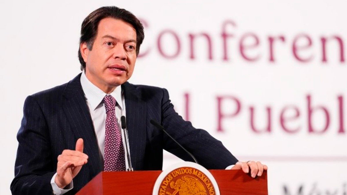 Mario Delgado, el peso de educar a toda una nación