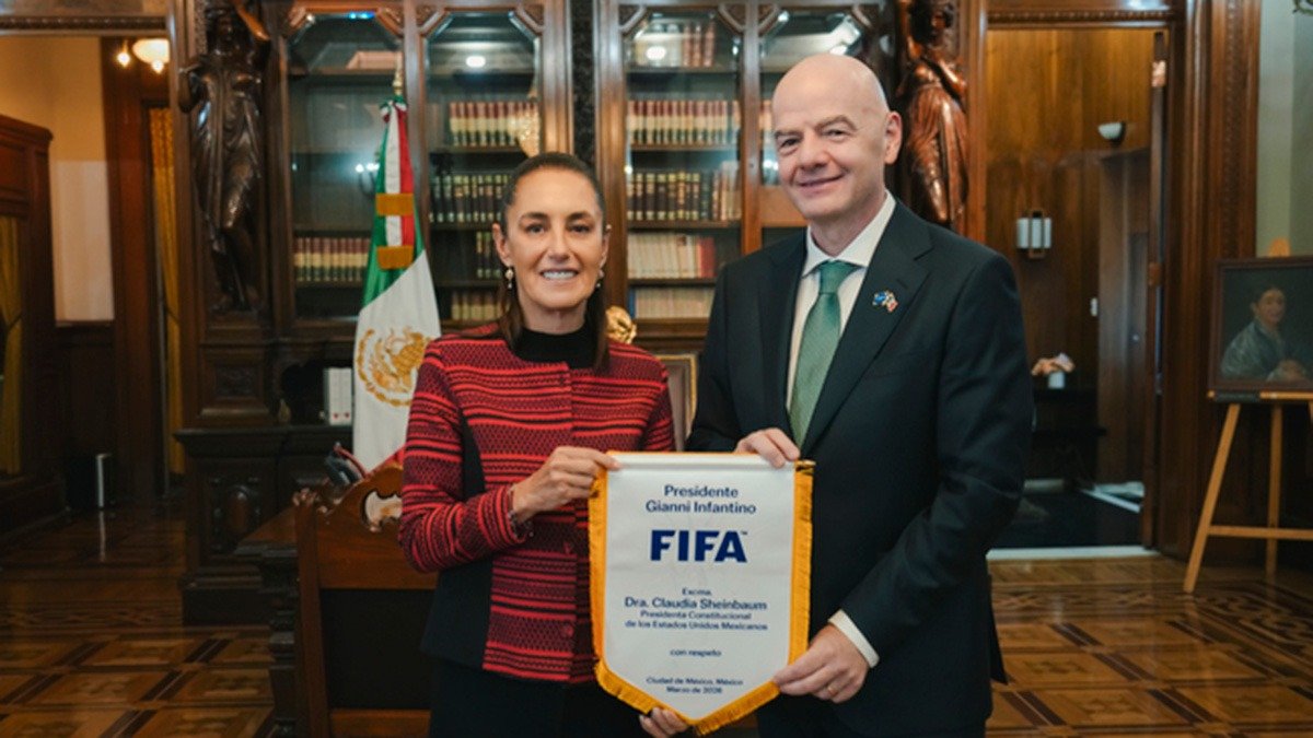 México entre la pasión futbolera y las restricciones de la FIFA