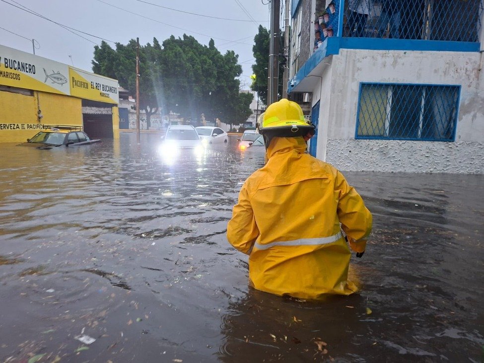 Héroes entre la tormenta: así respondieron los cuerpos de emergencia de Puebla