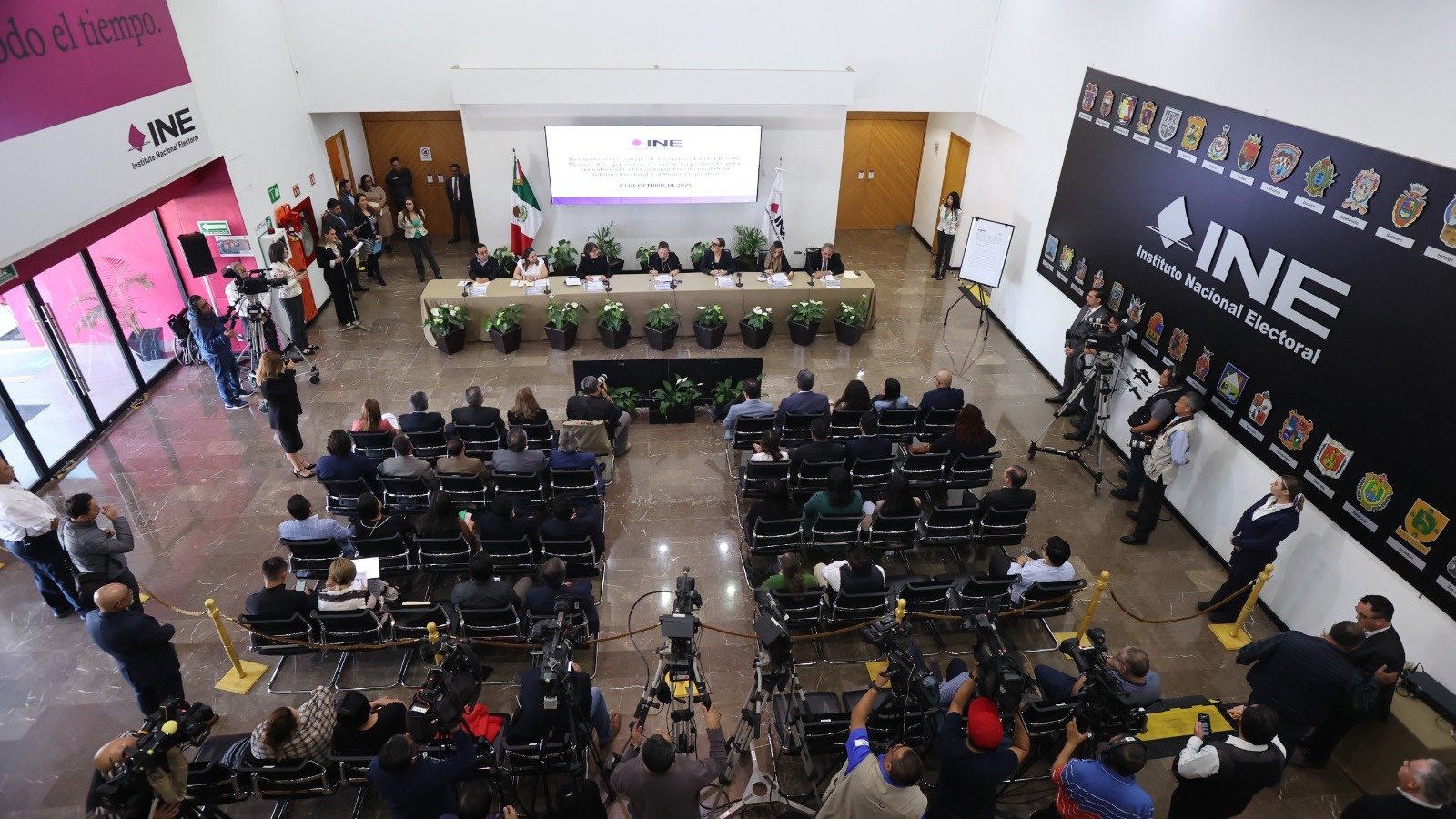 ¿Plan C o transferencia de responsabilidades? El nuevo dilema electoral del INE