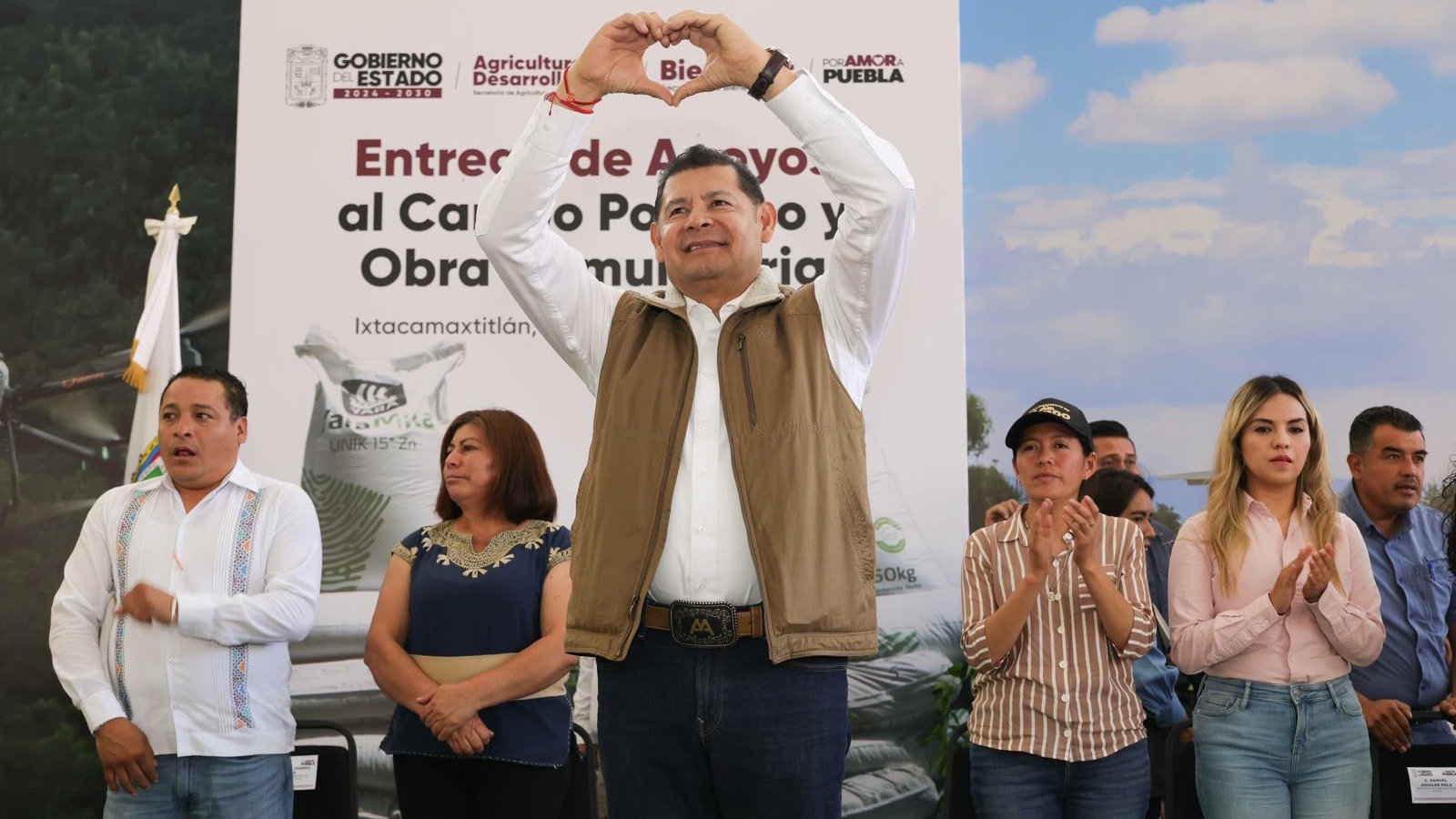 Alejandro Armenta recorre Puebla con apoyos, obras y nuevos proyectos
