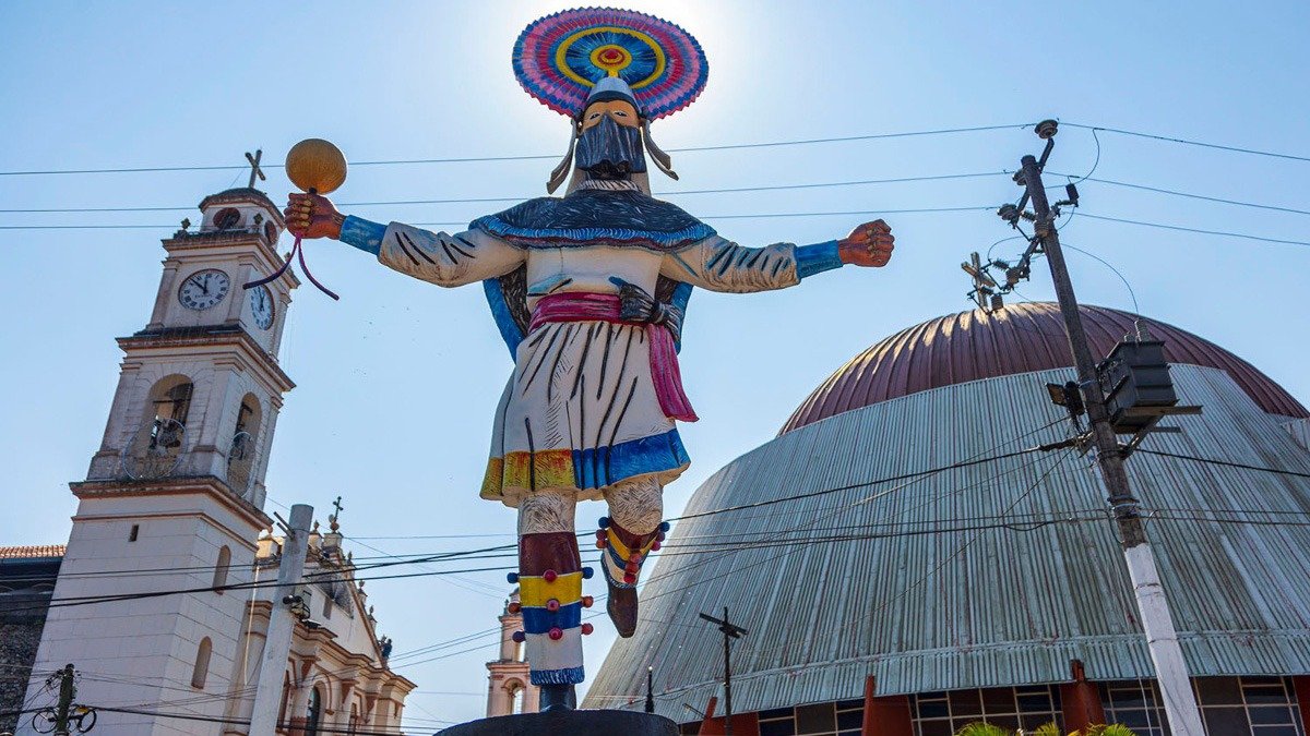 Huauchinango celebra 165 años entre flores, historia y sabor serrano