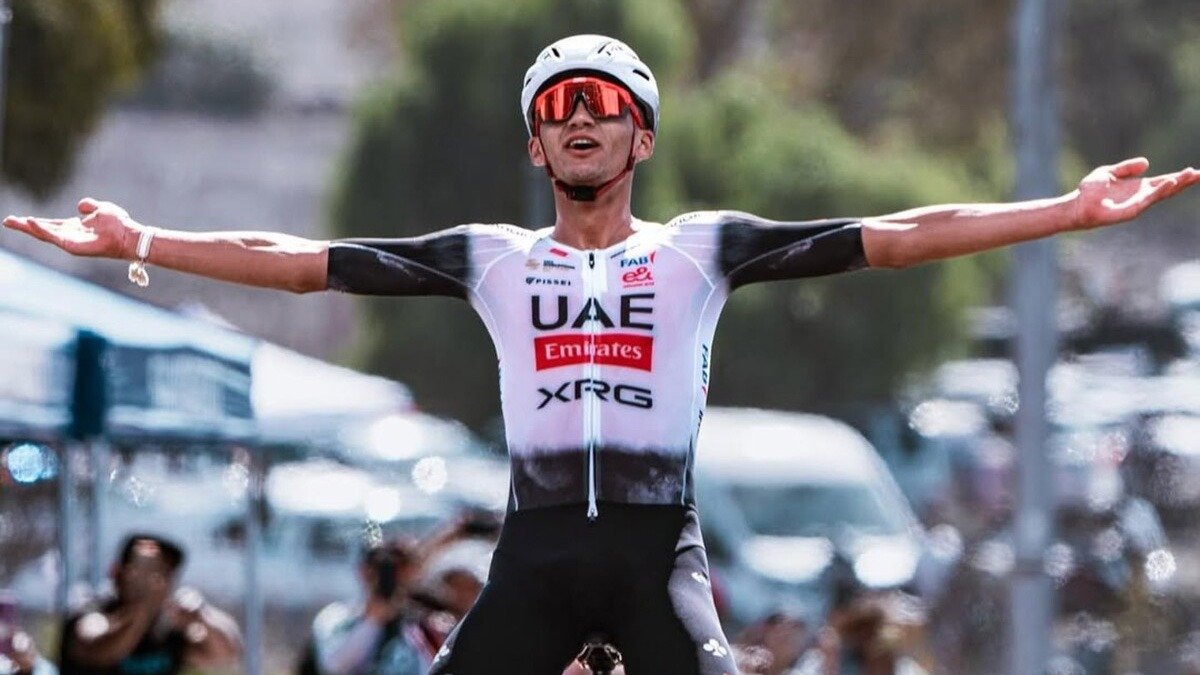 Isaac del Toro, el primer líder nacional de ciclismo en Europa