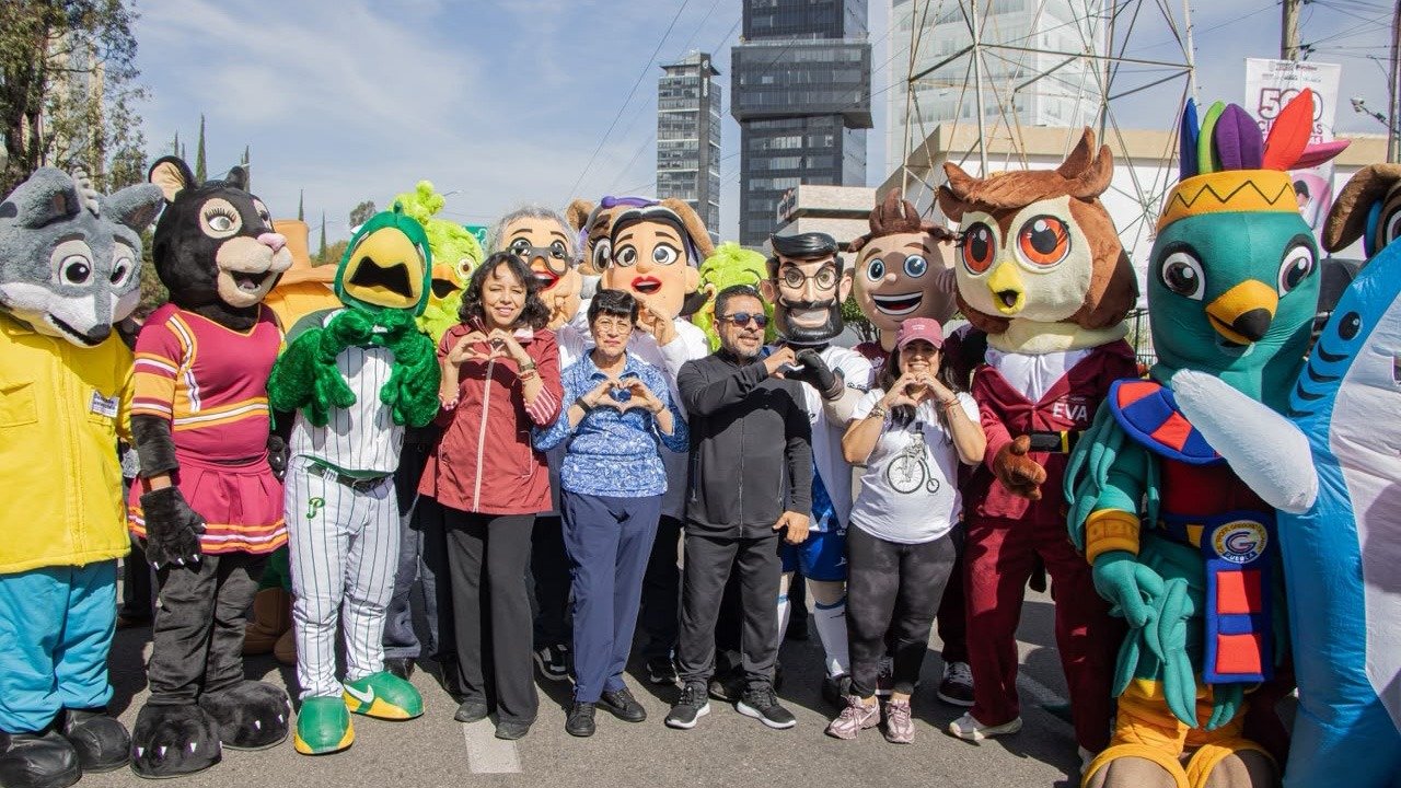 Puebla pone a correr hasta a las botargas: más de 10 mil personas toman la Vía Recreativa