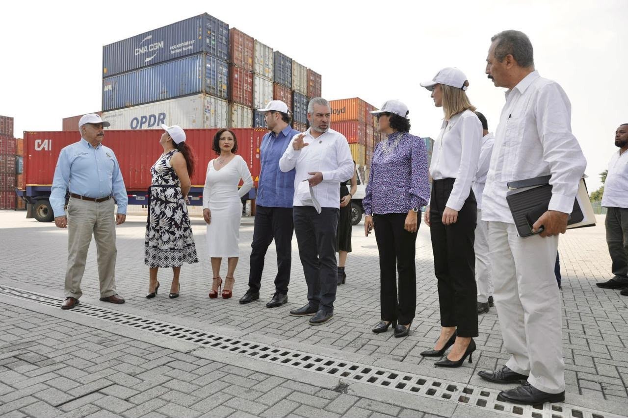 Puerto de Lázaro Cárdenas un referente logístico y de comercio exterior