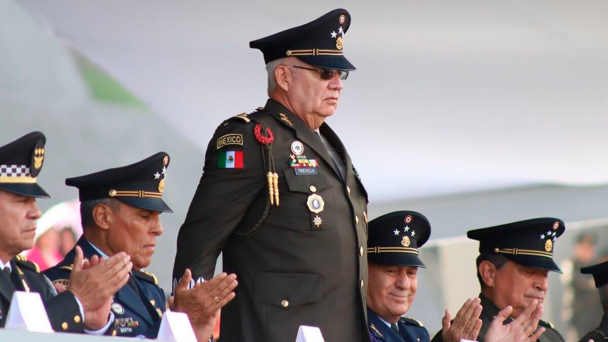Ricardo Trevilla, cuatro décadas de servicio al frente de la Defensa Nacional