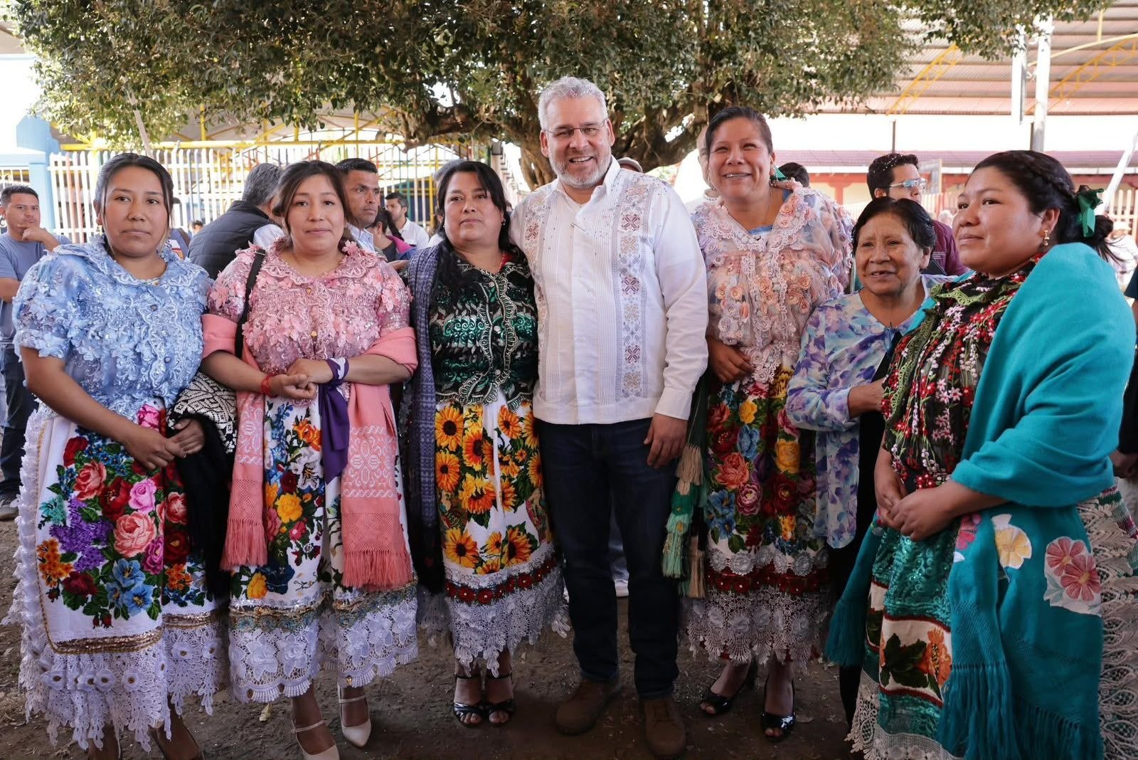 Se consolida el cuarto nivel de gobierno. 52 comunidades indígenas destacadas