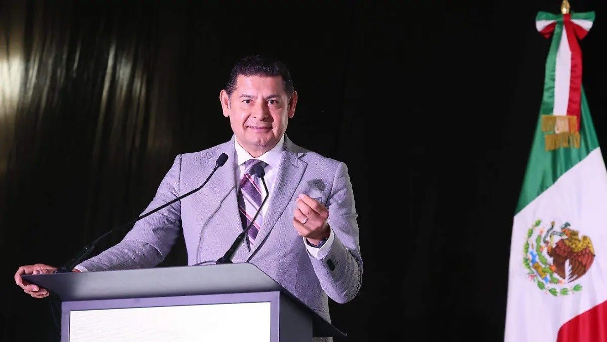 Alejandro Armenta propone libro para explicar la historia detrás del “Paso de los Pueblos Indígenas”