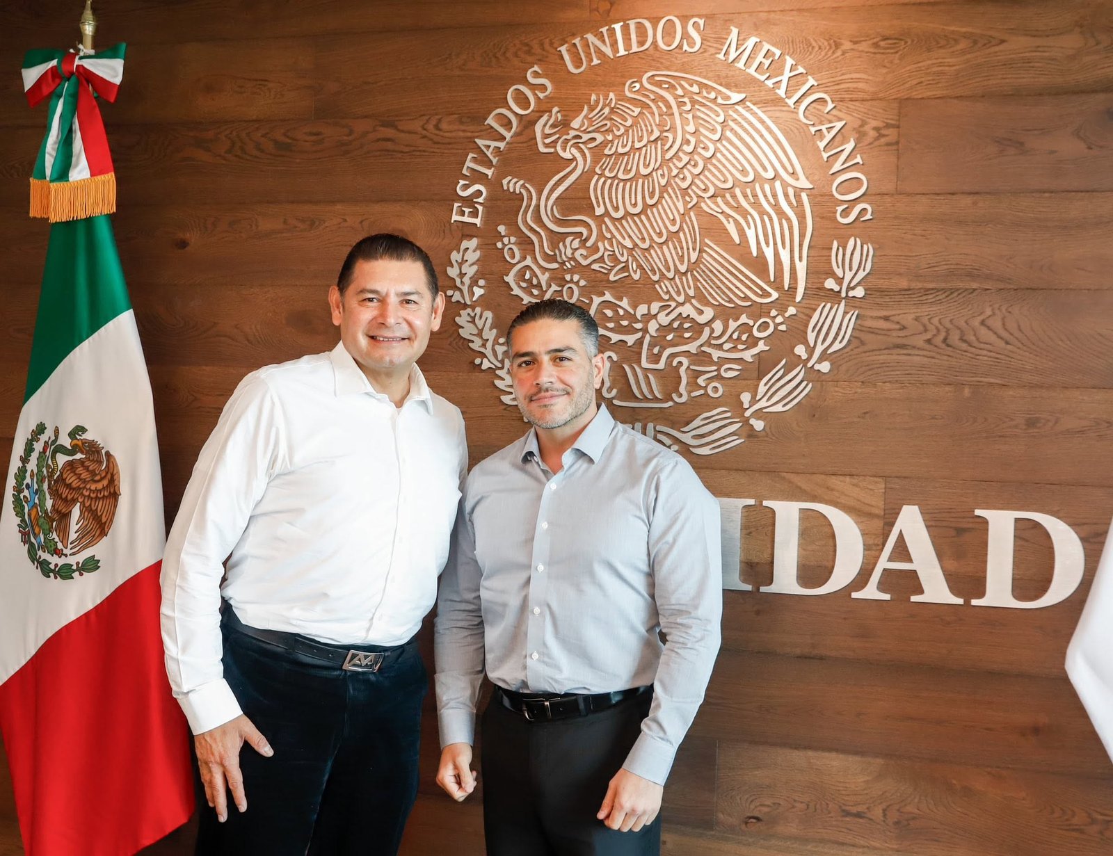 Harfuch reconoce los avances en seguridad del gobierno de Armenta en Puebla.