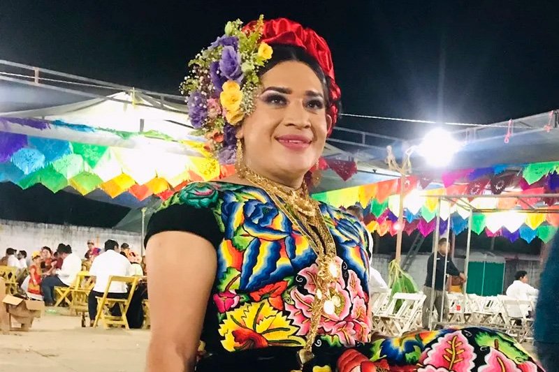 El bordado del Grito: Conoce a Elvis Guerra, artista detrás del vestido presidencial