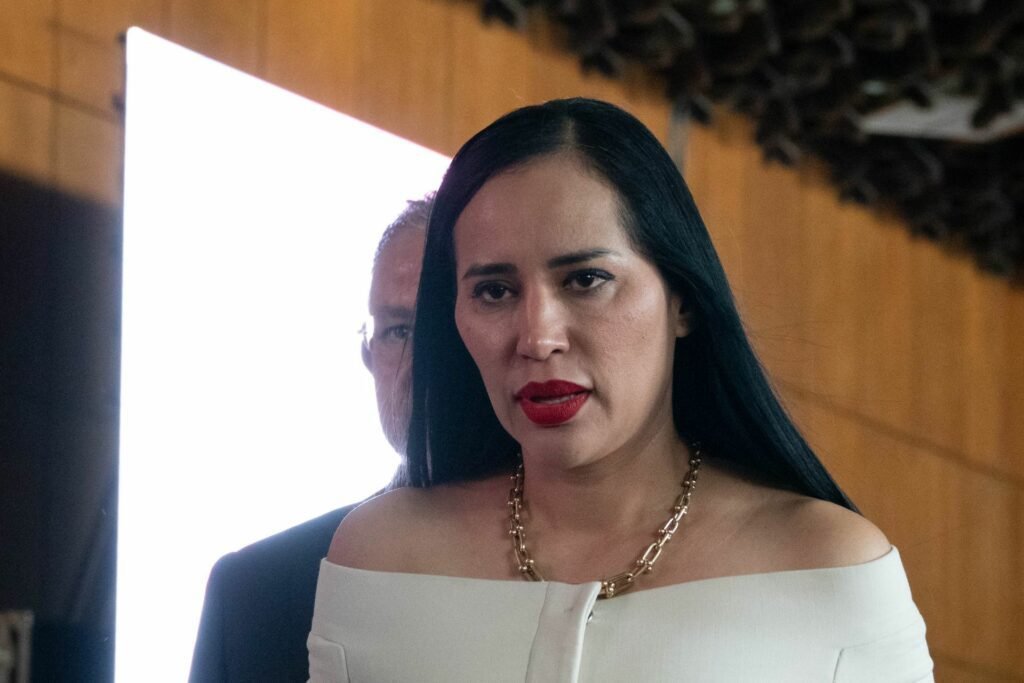Sandra Cuevas apunta a 2030: la política cambia, los escándalos quedan