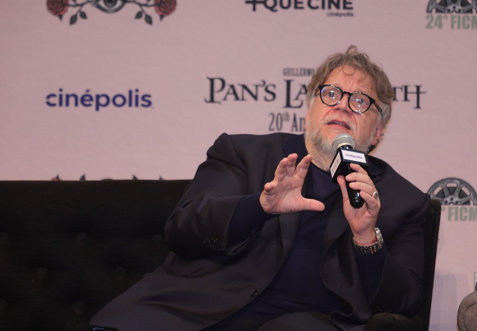 Entre lágrimas Guillermo del Toro aborda el fascismo en el FICM
