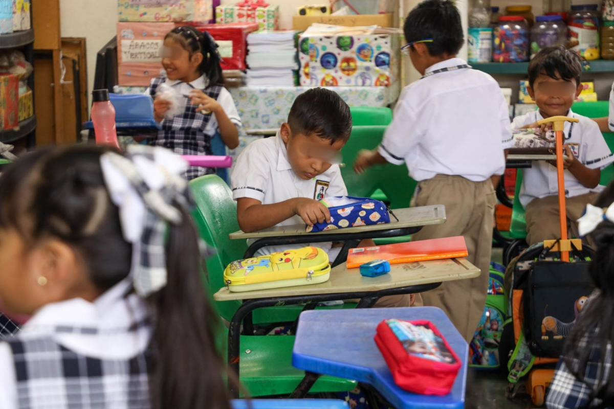 Maestros de Educación Especial protestan en Puebla por nuevas reglas; SEP abre diálogo