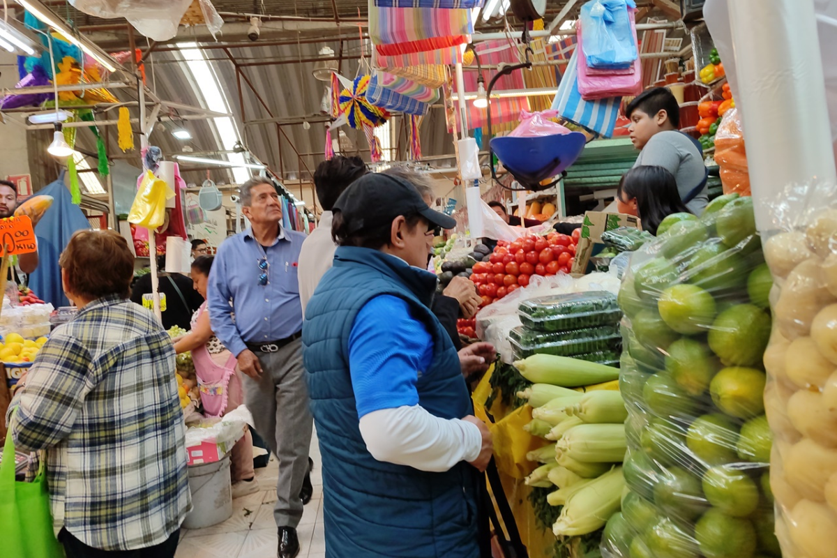 De prometer apoyo a los mercados a enfrentar un nuevo supermercado. La Acocota pone a prueba a Chedraui