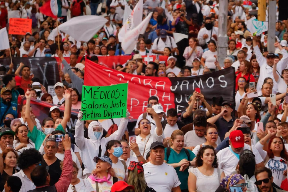 ¡El IMSS recibe un rotundo NO! Trabajadores rechazan aumento salarial y obligan a nuevas negociaciones