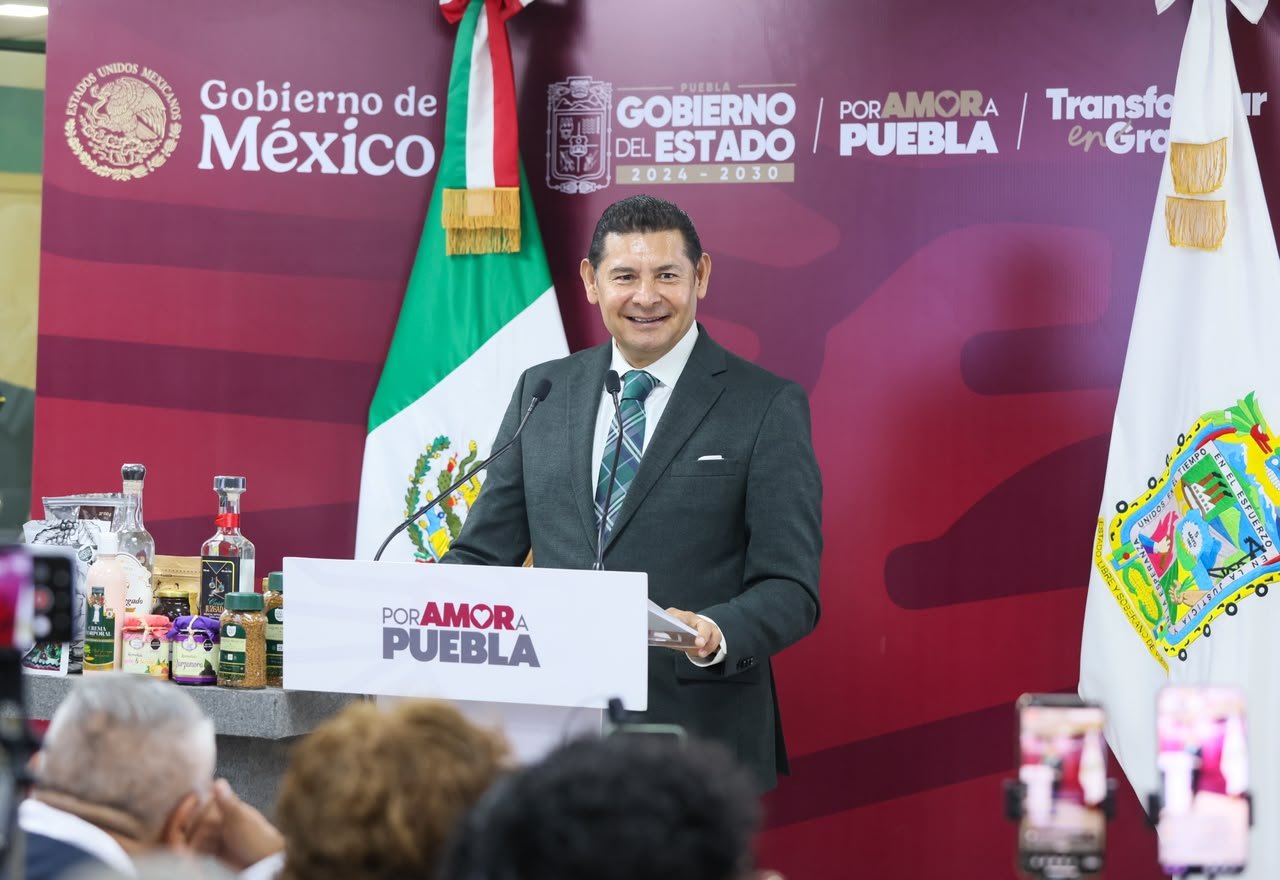 De las denuncias por uso político al apoyo migratorio. Gobierno de Puebla da un nuevo rumbo a las Casas Puebla 